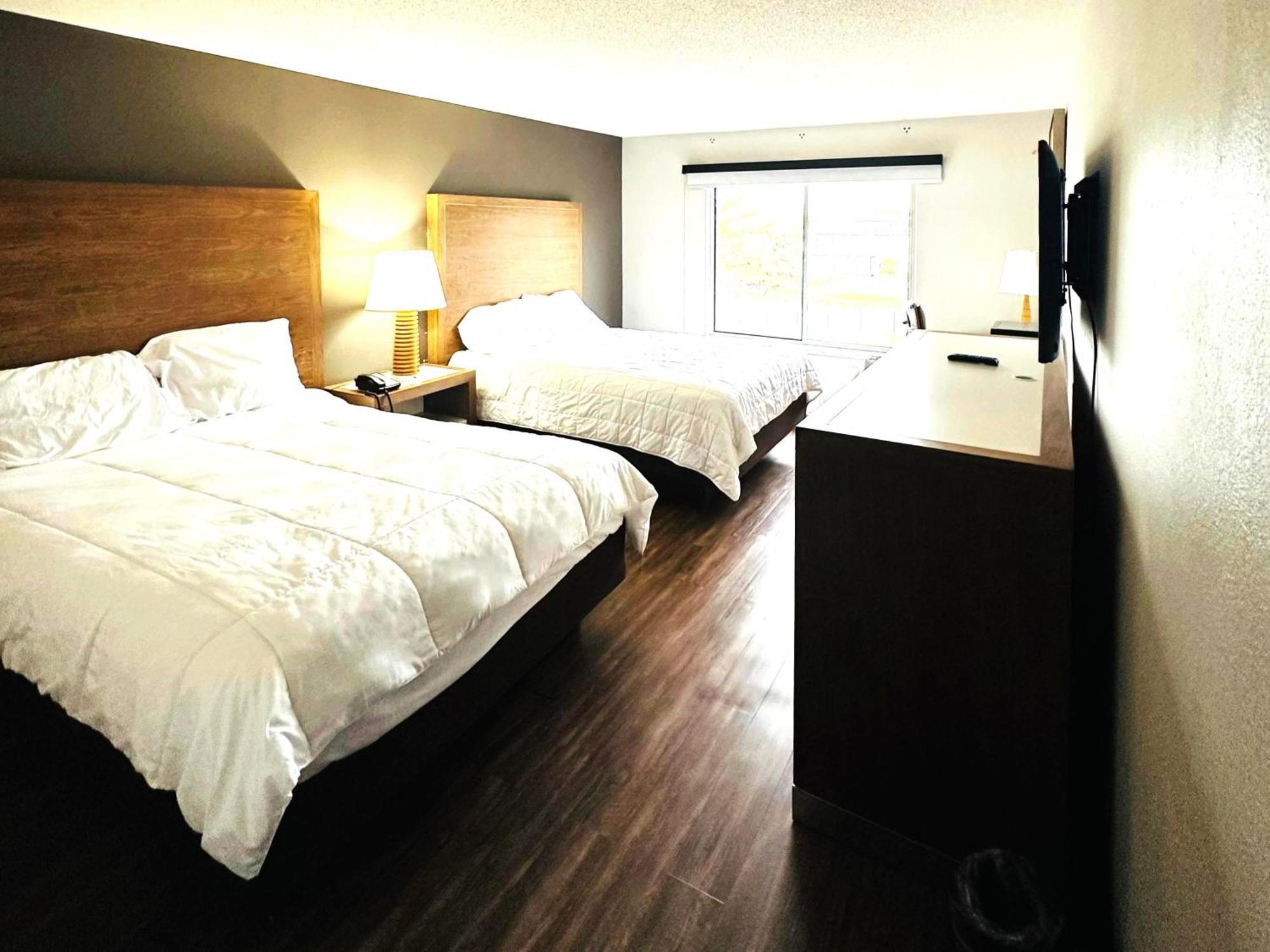 Hotel Baymont And By Wyndham / Near Osu Columbus