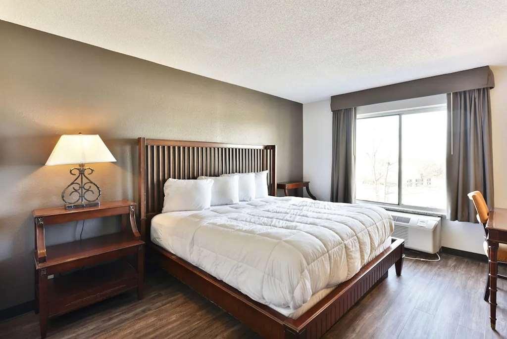 Baymont And By Wyndham / Near Osu Hotel 2*