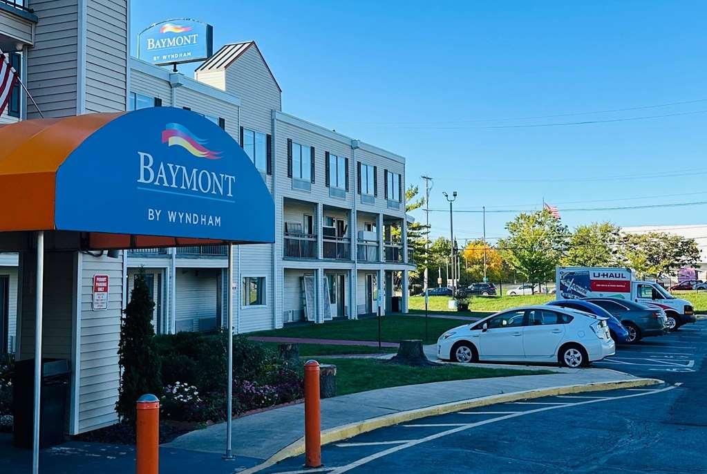 Hotel Baymont And By Wyndham / Near Osu Columbus