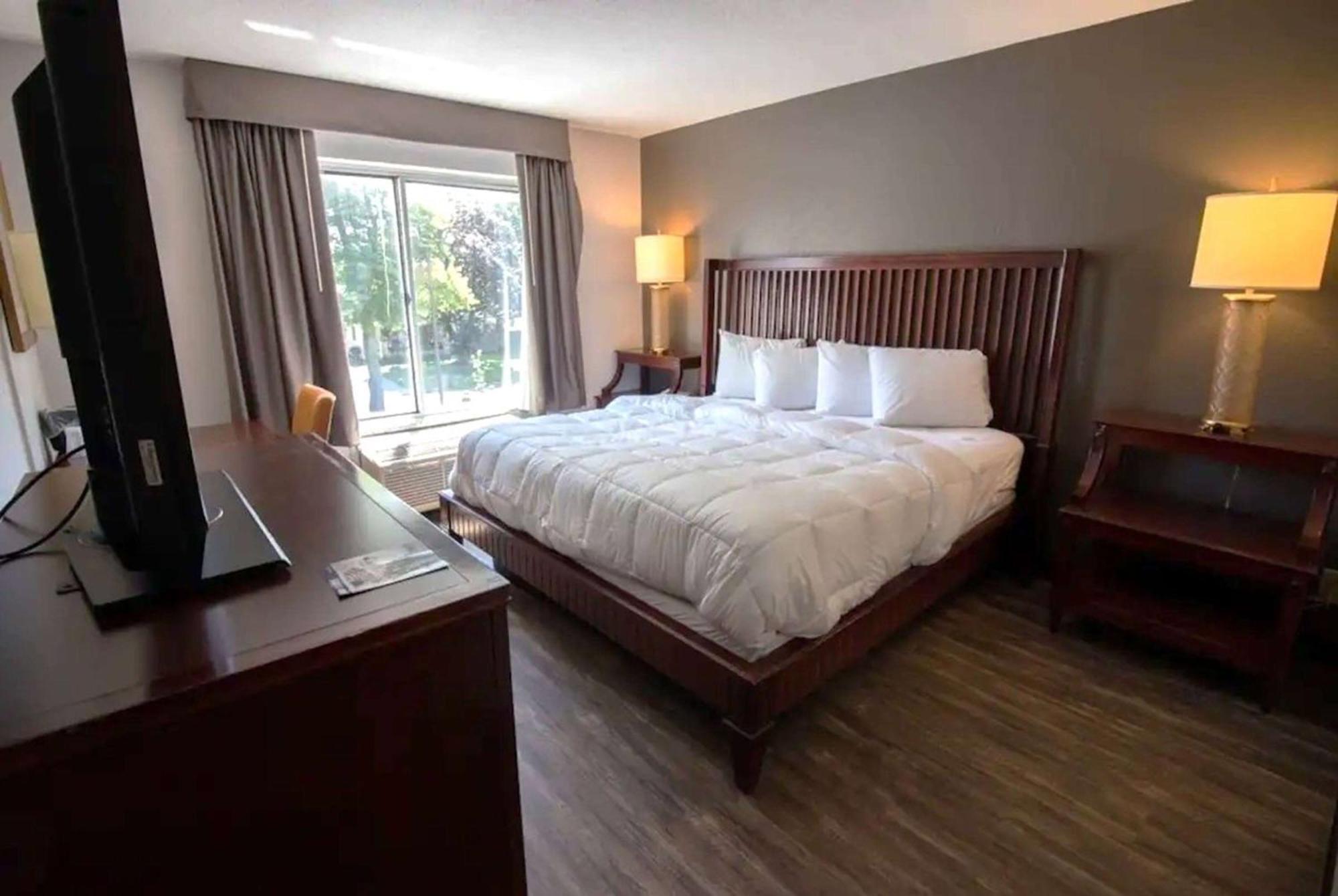 Hotel Baymont And By Wyndham / Near Osu 2*