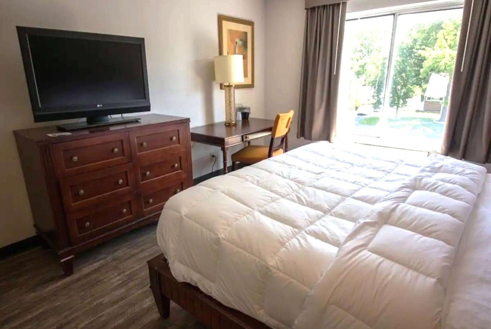 Hotel Baymont And By Wyndham / Near Osu 2*