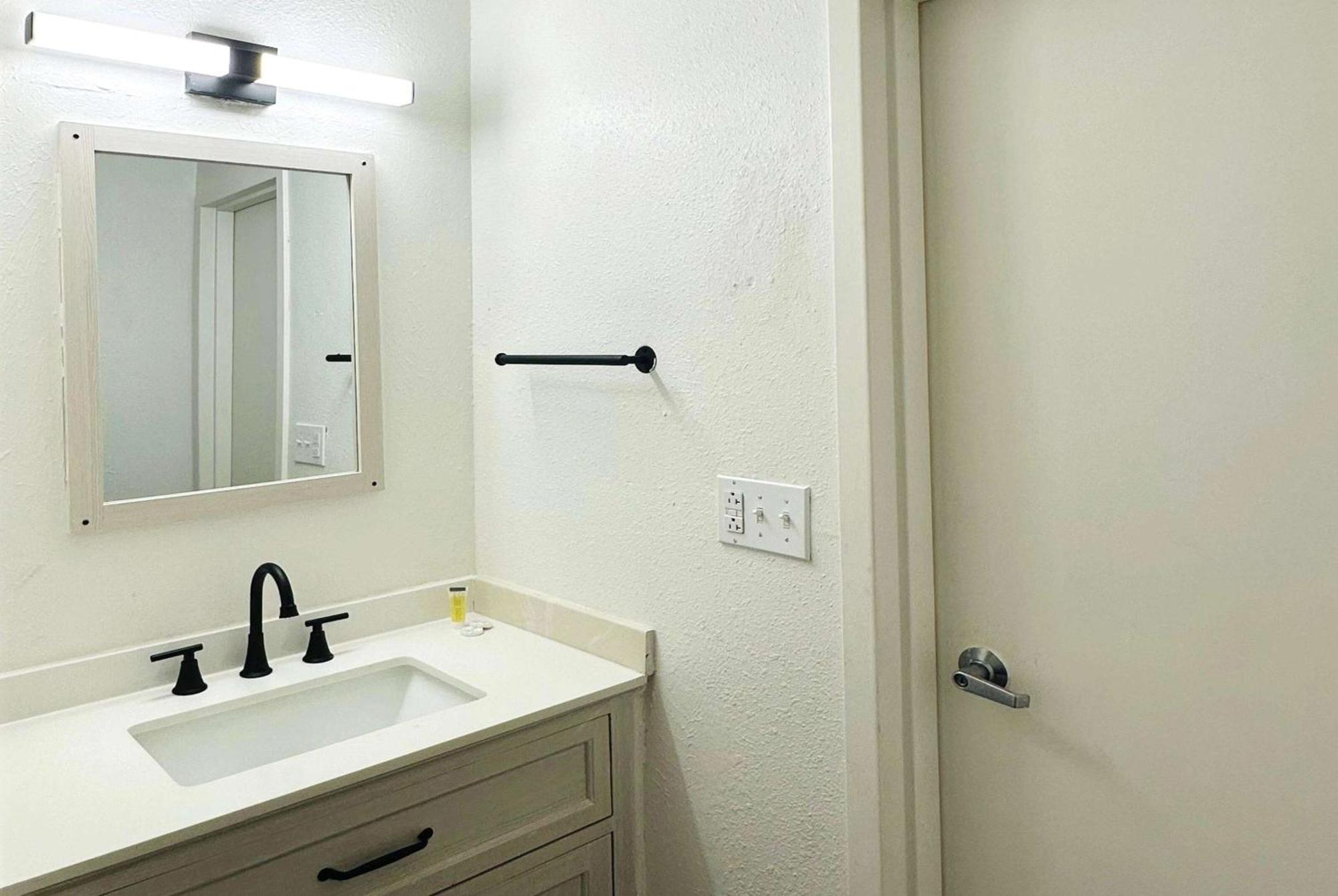 Hotel Baymont And By Wyndham / Near Osu 2*