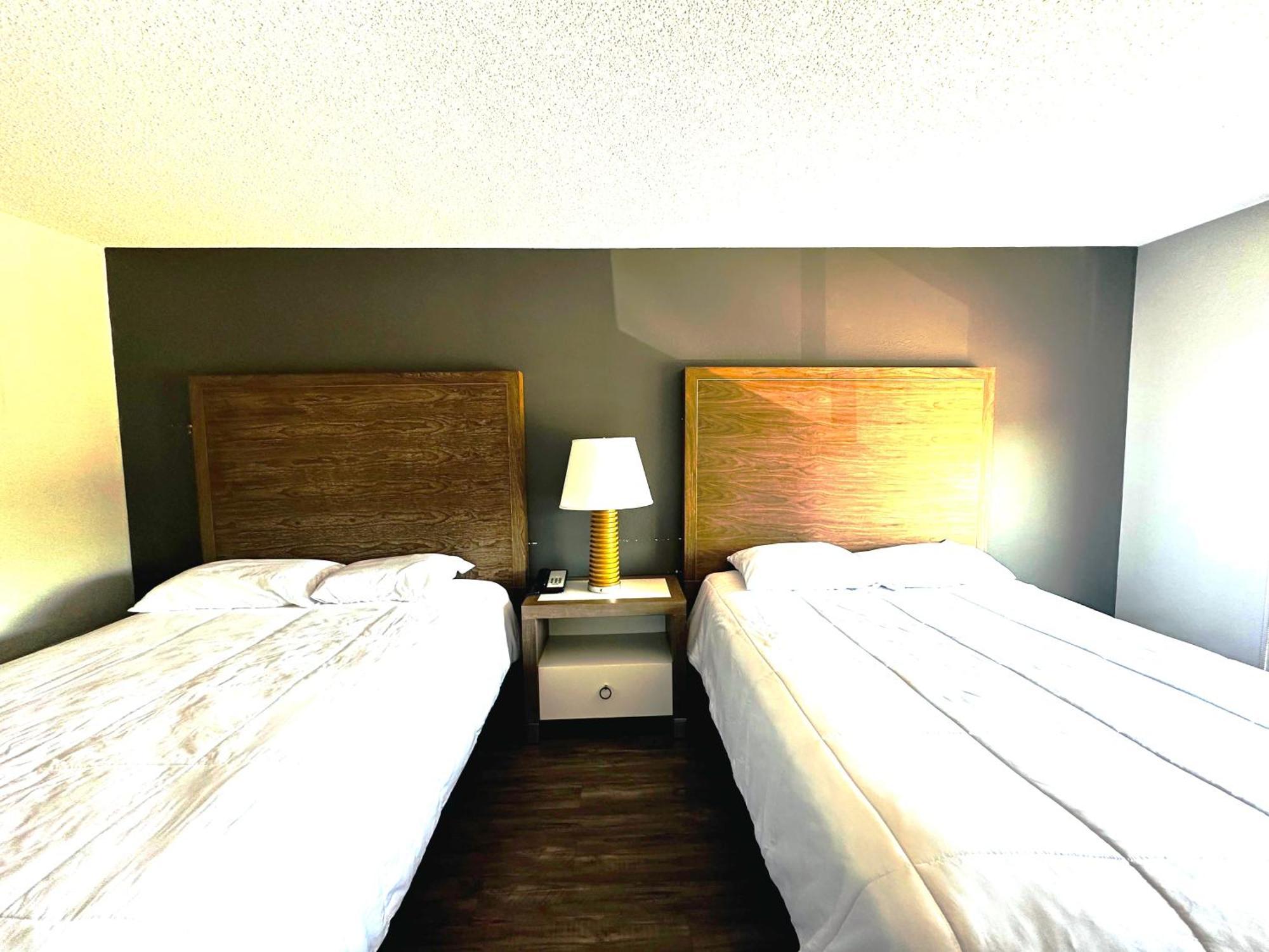 Hotel Baymont And By Wyndham / Near Osu Columbus