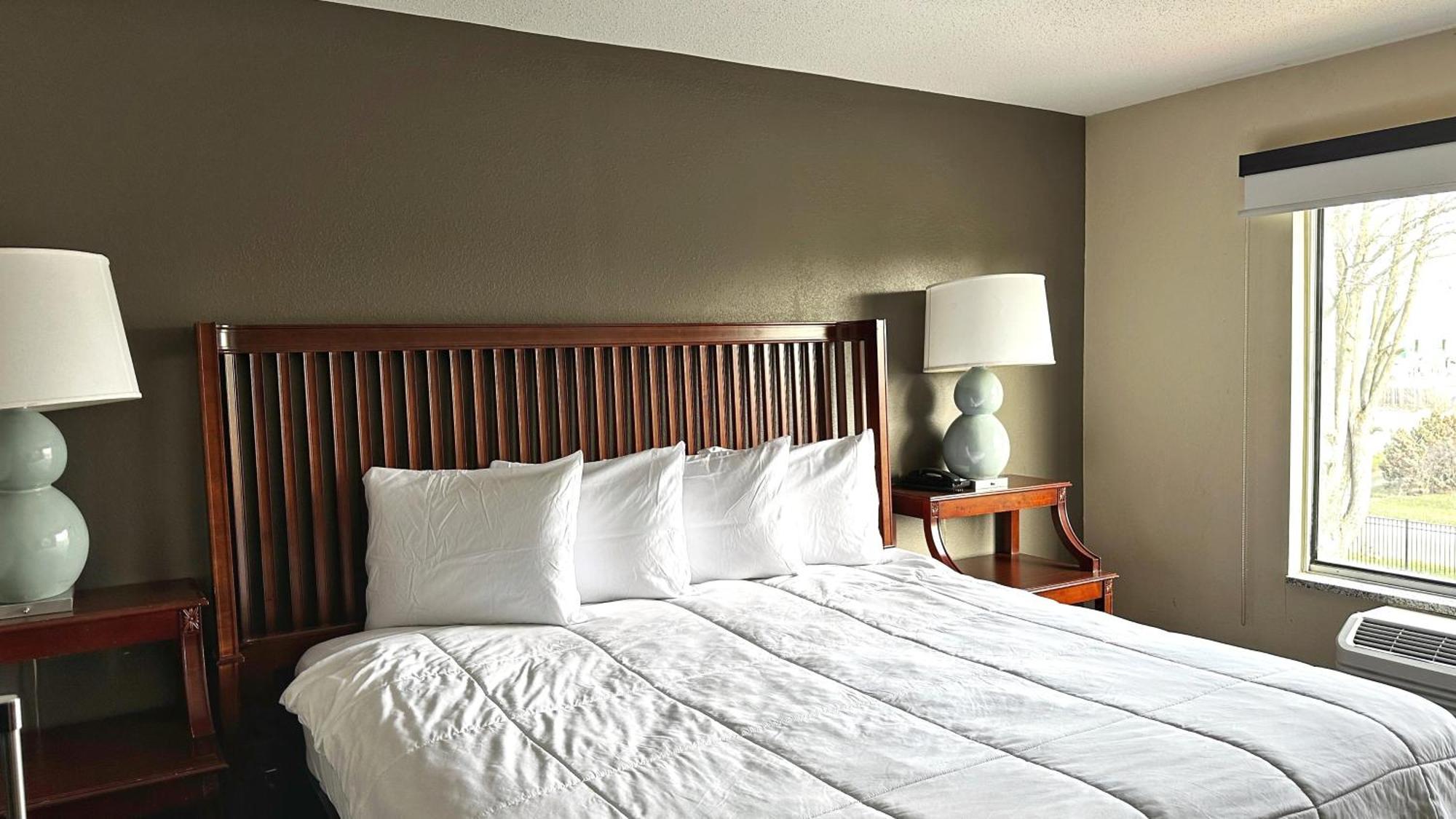 Baymont And By Wyndham / Near Osu Hotel 2*