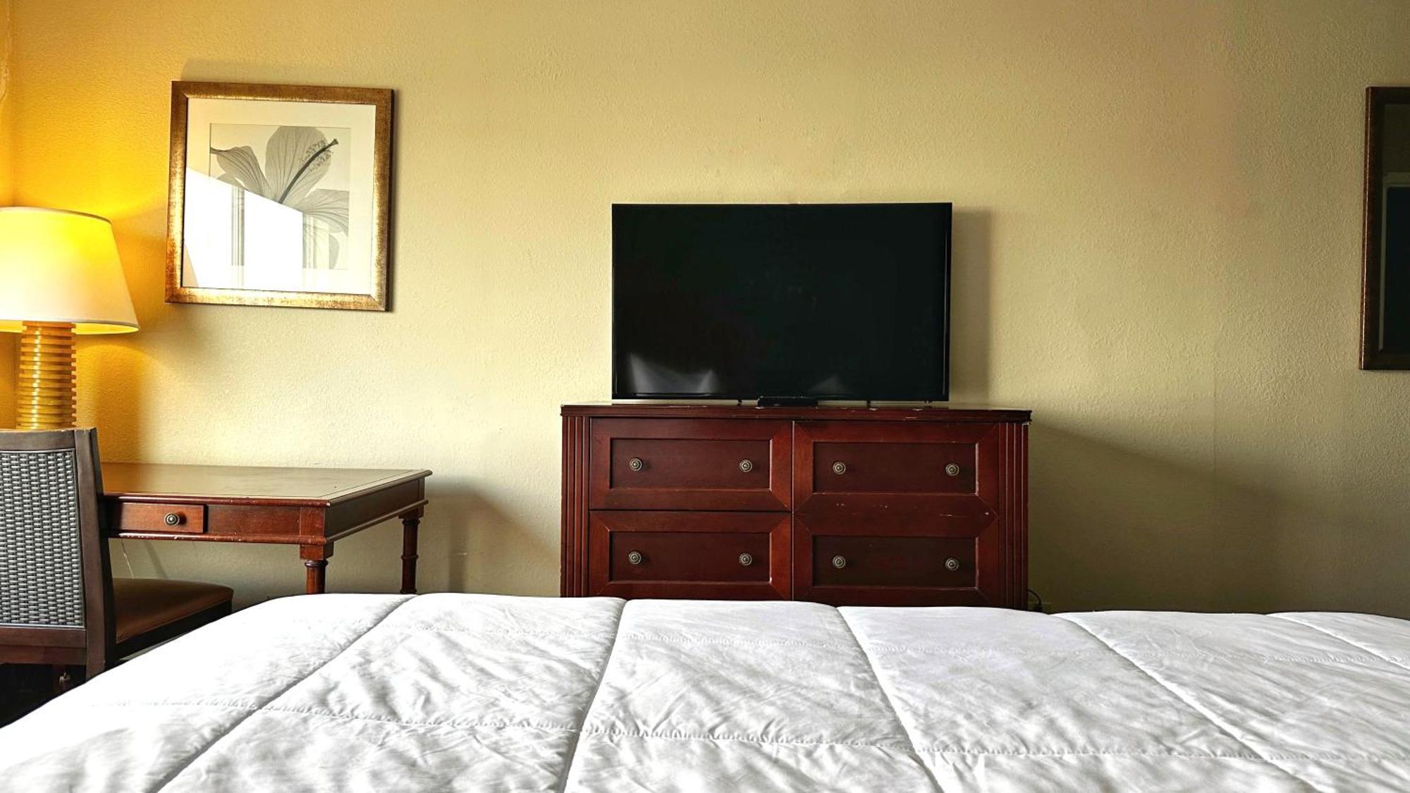 Hotel Baymont And By Wyndham / Near Osu 2*